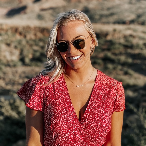 Meet your Posher, Alexandra - Picture 1 of 3